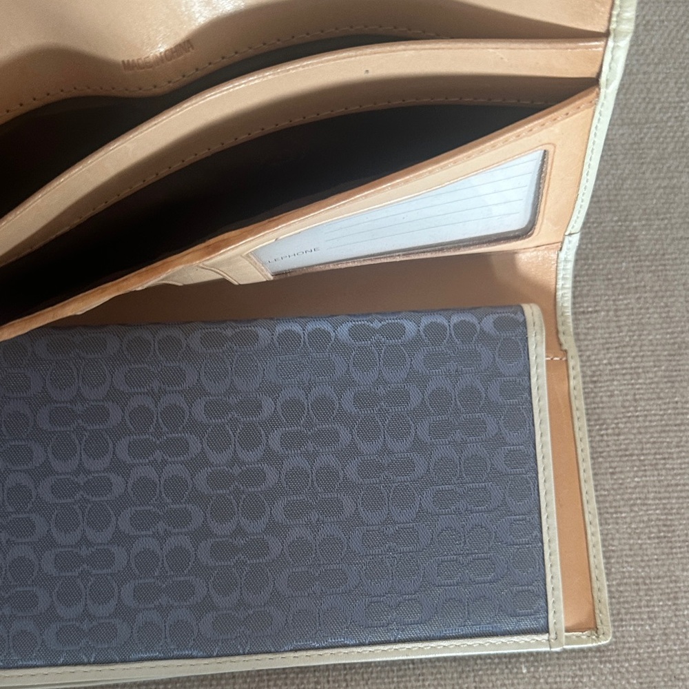 Coach Blue Signature Clutch with Ivory Trim - Picture 5 of 11